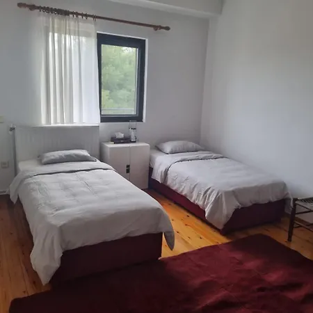 In Trilofos-close To The * 테살로니키
